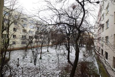 4 camere decomandat, centrală, boxă, etaj 1, 2 băi, Aleea Giurgeni - 1 Decembrie - 17