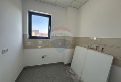 Spatiu comercial de 600mp de inchiriat in zona Central pe 2 niveluri - 8
