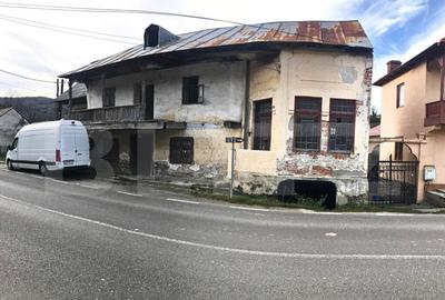 Spațiu comercial, de 400 mp, în Central - 4