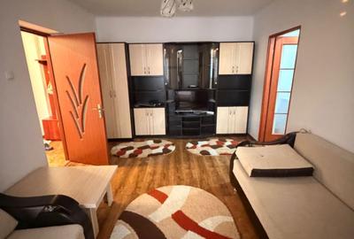 Apartament cu 2 camere semidecomandat în Craiovei