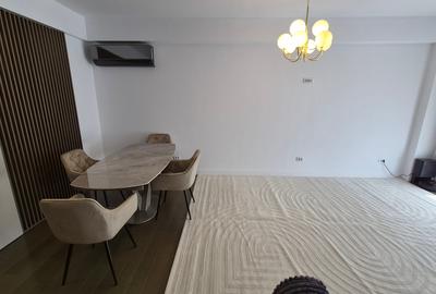Apartament cu 3 camere semidecomandat, mobilat în 13 Septembrie - 12