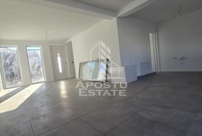 Casă cu 4 camere cu Canalizare în Fântânele - 1