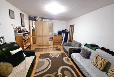Apartament cu 3 camere decomandat în Între Lacuri - 11