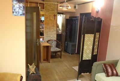 Inchiriez garsoniera in Deva, ultracentrala (Bld Decebal, BRD) et 1 - 6