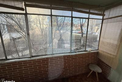 Apartament cu 2 camere decomandat în Florilor