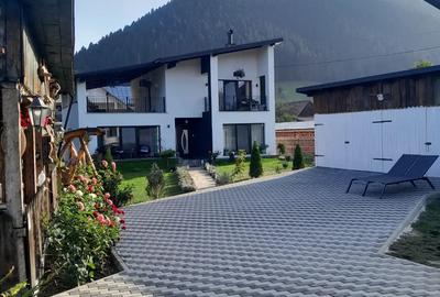 Casă cu Teren 1000 Mp în Central - 1