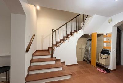 Apartament deosebit pe două nivele, într-o vilă elegantă - 20