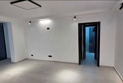 Spațiu comercial, de 58 mp, în Central - 1