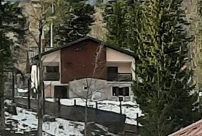 Casă cu 5 camere cu Teren 650 Mp în Central - 1