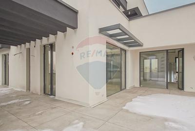 Penthouse cu 3 camere decomandat în Centrul Civic - 16