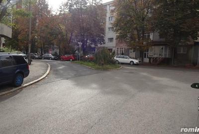Vand spatiu comercial in Deva, zona ultracentrala ( I. Creanga), suprafata utila 70 mp, - 2