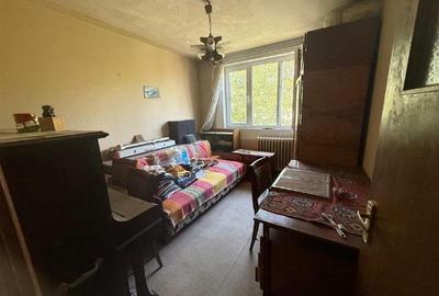 Apartament 4 camere Metrou 1 Decembrie 1918 - 2