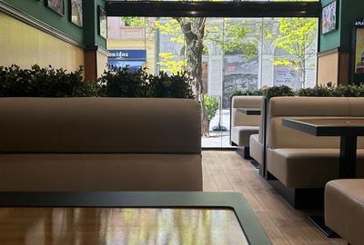 Spațiu comercial, de 280 mp, în Central - 4