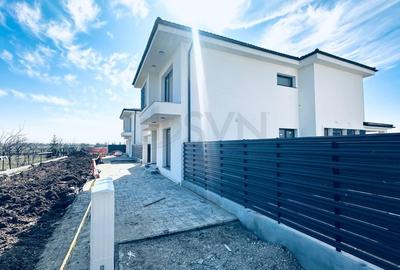 REV2004640 Vila de vanzare cu panouri solare - 4