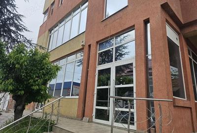 Spațiu comercial, de 140 mp, în Central - 3