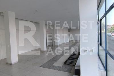 Spațiu comercial, de 175 mp, în Central - 3