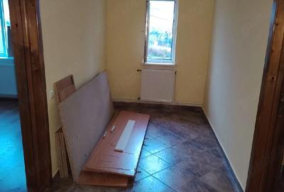 Casă cu 5 camere cu Teren 300 Mp în Nord - 1