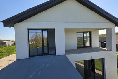 Casă cu 4 camere în Spătaru - 7
