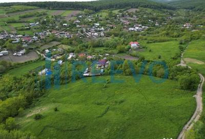 Teren de 2285 mp, în Racova - 2