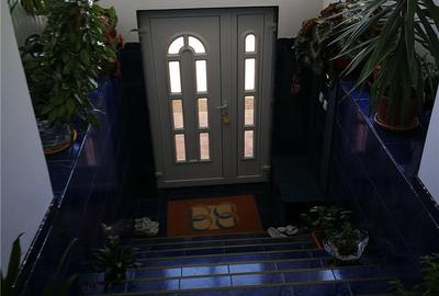 Casă cu 14 camere cu Teren 2500 Mp în Viișoara - 1