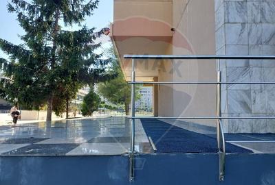 Spatiu comercial  de inchiriat in zona centrala a mun Onesti - 9