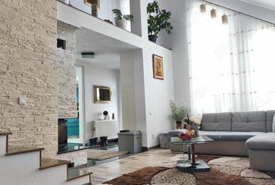 Casă cu Teren 569 Mp în Zăvoi - 16