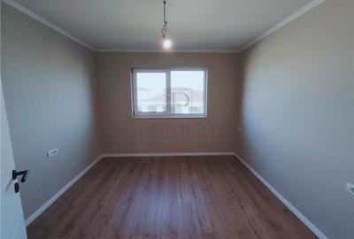 Duplex cu 4 camere cu Canalizare în Moșnița Veche - 8