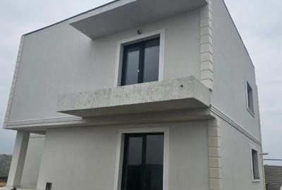Casă cu 7 camere cu Teren 412 Mp în Malu Mare - 12