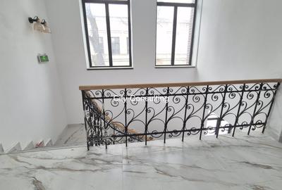 Casă cu 27 camere cu Teren 473 Mp în Sala Palatului - 3