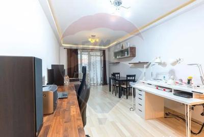 Apartament cu 3 camere decomandat, mobilat în 13 Decembrie