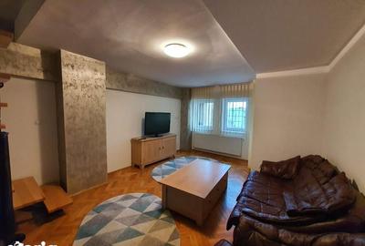 Apartament cu 4 camere în Central - 1