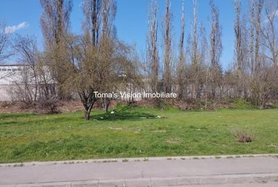 Teren intravilan de 584 mp, în 1 Decembrie - 3