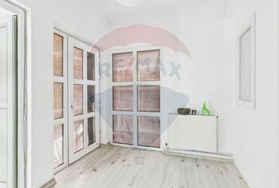 Casa cu 8 camere si 300mp curte, de inchiriat in zona Bd. Gloriei - 23