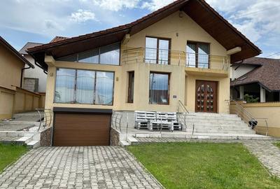 Casă cu 4 camere în Geamăna - 1