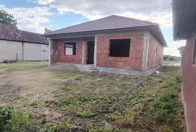 Casă cu 5 camere cu Teren 1600 Mp în Central - 8