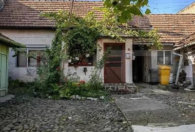 Casă individuală cu 2 camere cu Canalizare în Reghin