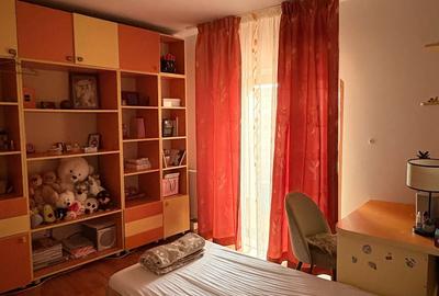 Apartament cu 3 camere decomandat în 9 Mai