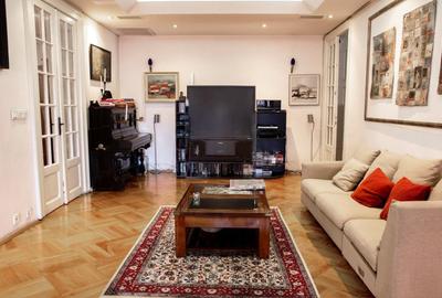 Apartament cu 7 camere în Ultracentral