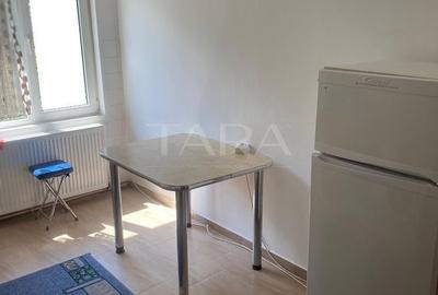 Garsonieră decomandată, mobilată în Gruia