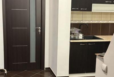 Apartament cu 3 camere semidecomandat, mobilat în Uverturii - 8