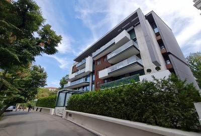 Apartament cu 5 camere decomandat, mobilat în Primăverii