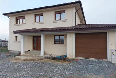 Casă individuală cu 5 camere cu Canalizare în Zimandcuz - 1