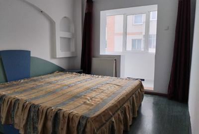 Apartament cu 3 camere decomandat în Păcurari - 1