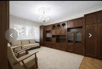 Apartament cu 3 camere decomandat în Delfinariu - 1