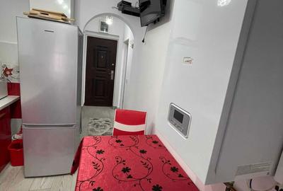 Garsonieră decomandată în Siriu