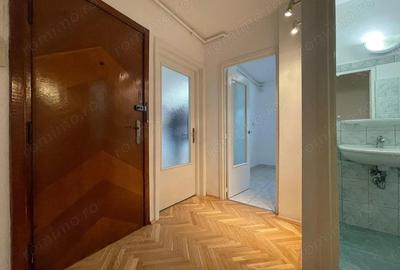 Apartament cu 3 camere decomandat în Complex Studențesc