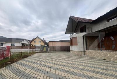 Casă cu 5 camere cu Teren 5000 Mp în Unirea