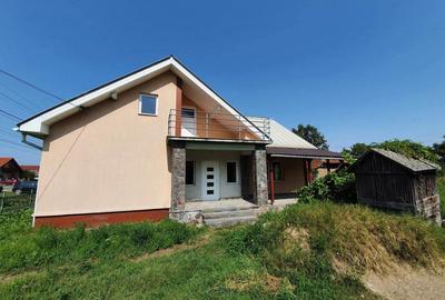 Casă cu 3 camere în Borlești - 3