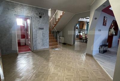 Casă cu 5 camere cu Teren 1100 Mp în Unirea - 2
