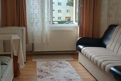 Apartament cu 2 camere decomandat în Tractorul - 2